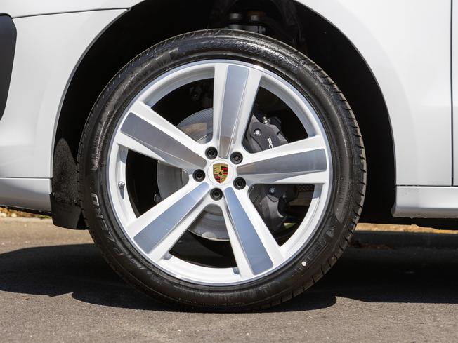 PORSCHE Macan Photo 4