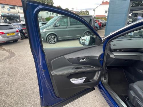 Peugeot 3008 Photo 70327cba-d34d-492d-8fae-cafd3f176d2f.jpeg