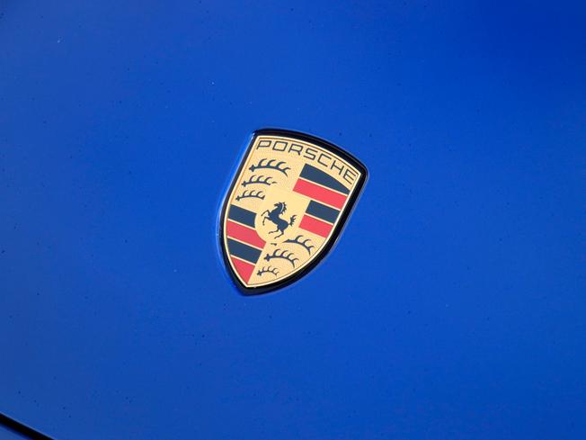 PORSCHE Taycan Photo 10