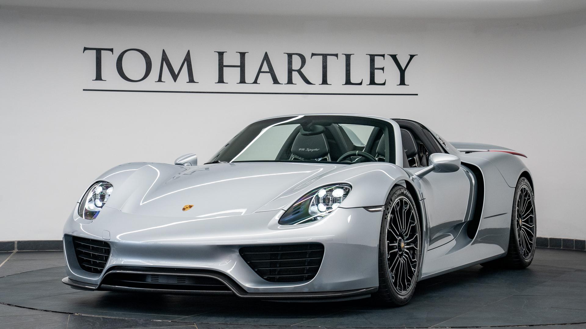 Porsche 918 Photo 703aec86-3ca5-4c45-a2a7-07b6eaf93c3b.jpg