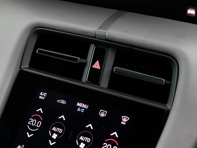 PORSCHE Taycan Photo 28
