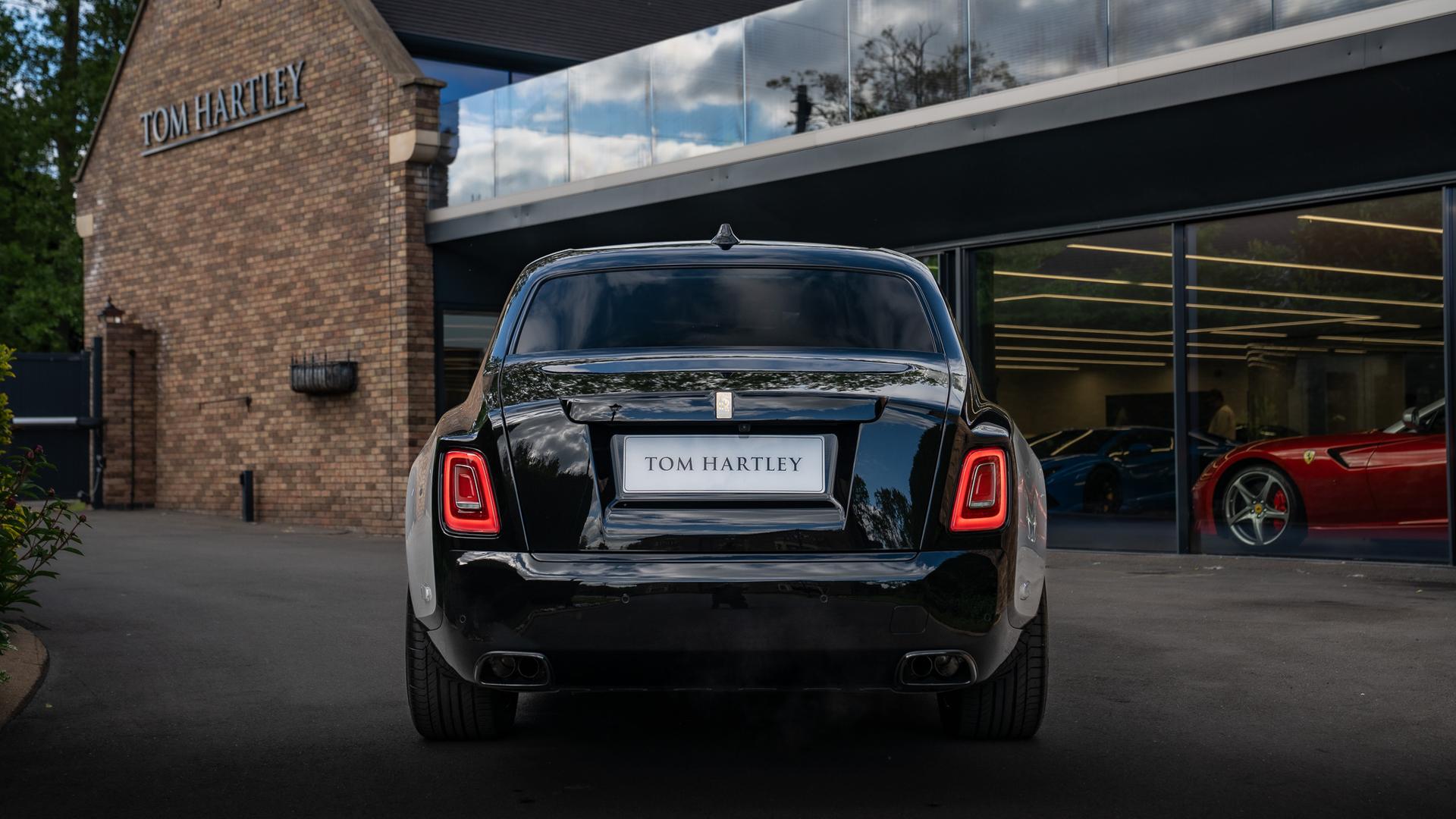 Rolls-Royce Phantom EWB Photo 70475a0d-67d5-4f37-8d2a-43e094ae7180.jpg