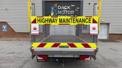 Mercedes-Benz Sprinter Photo 29