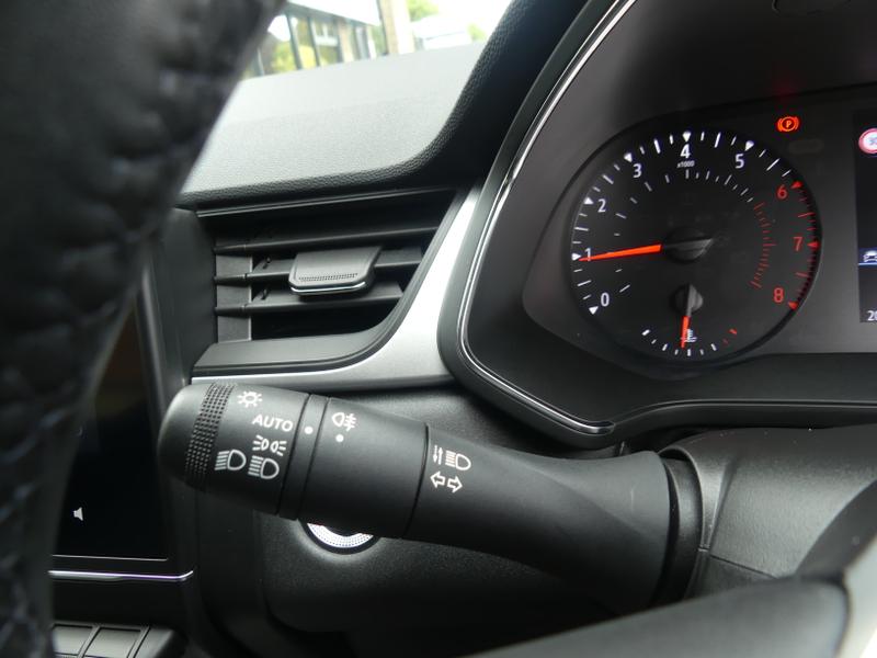 Renault Captur Photo 7055cf03-6b9e-4ad2-a9ff-f8d26a4ab02a.jpg