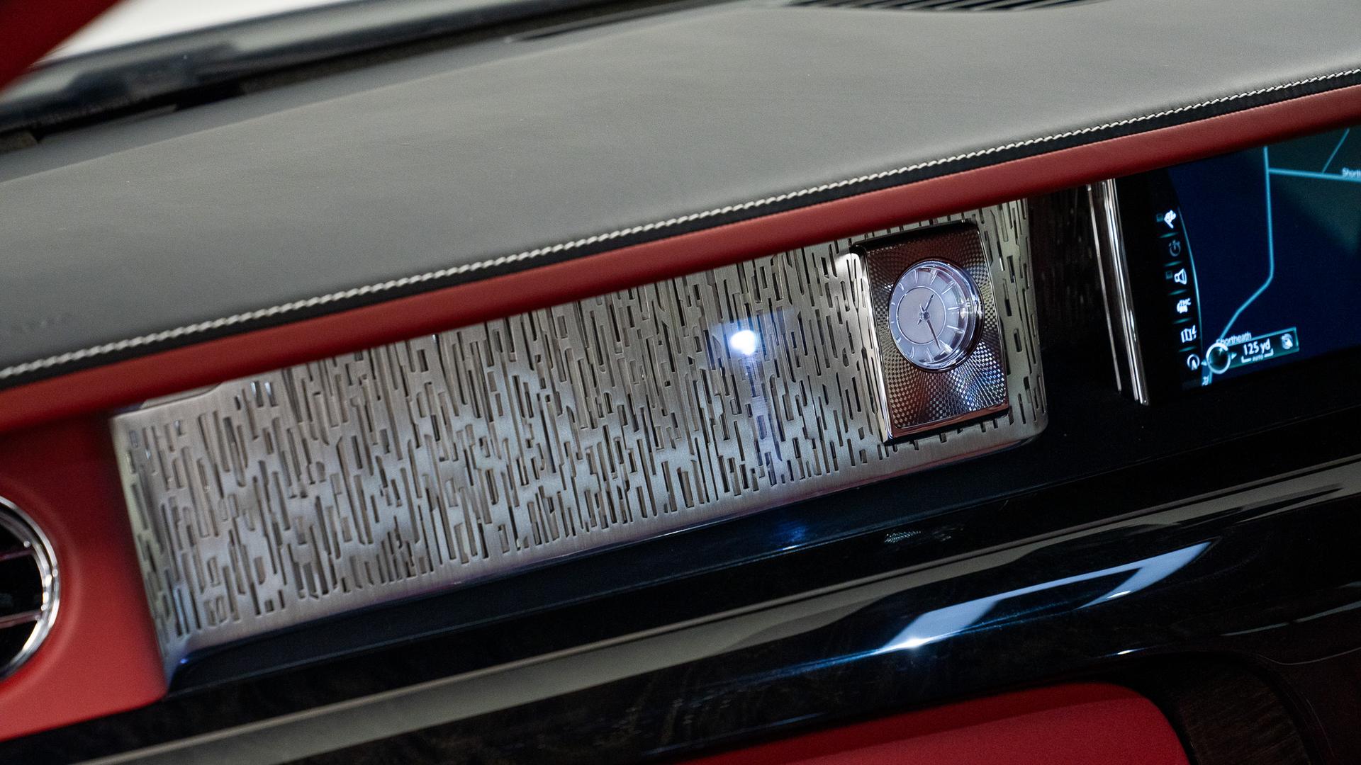 Rolls-Royce Phantom Photo 7057234d-f4ba-4615-a1ba-1347c9e890e7.jpg