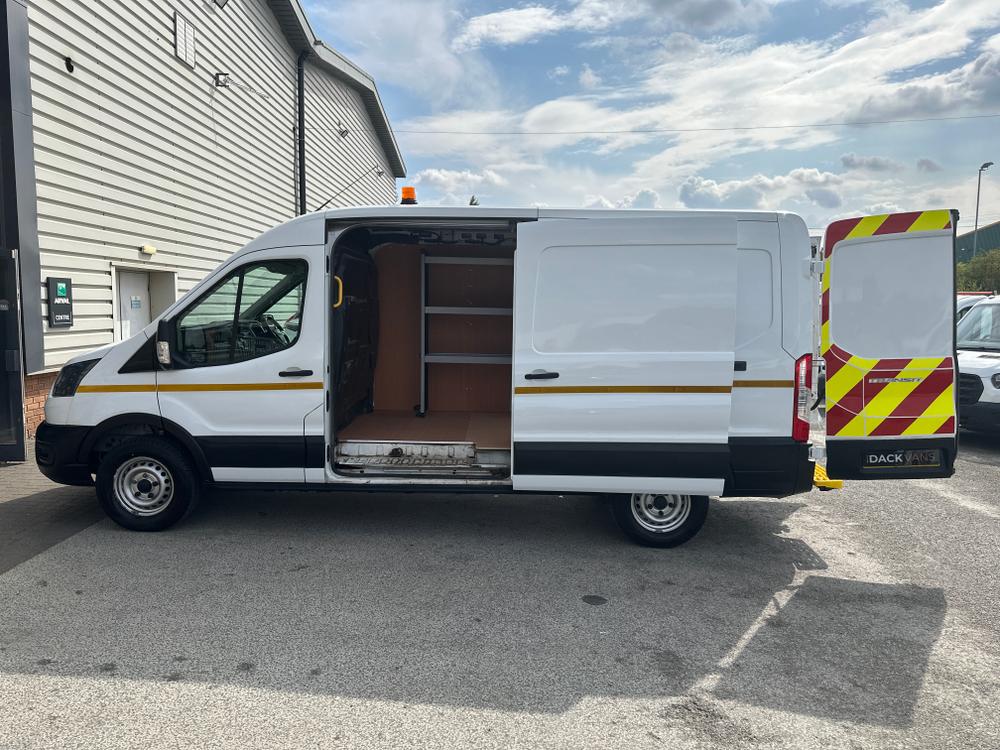 Ford Transit  Photo 705d3297-e214-4298-9fe4-e6db901974c8.jpg