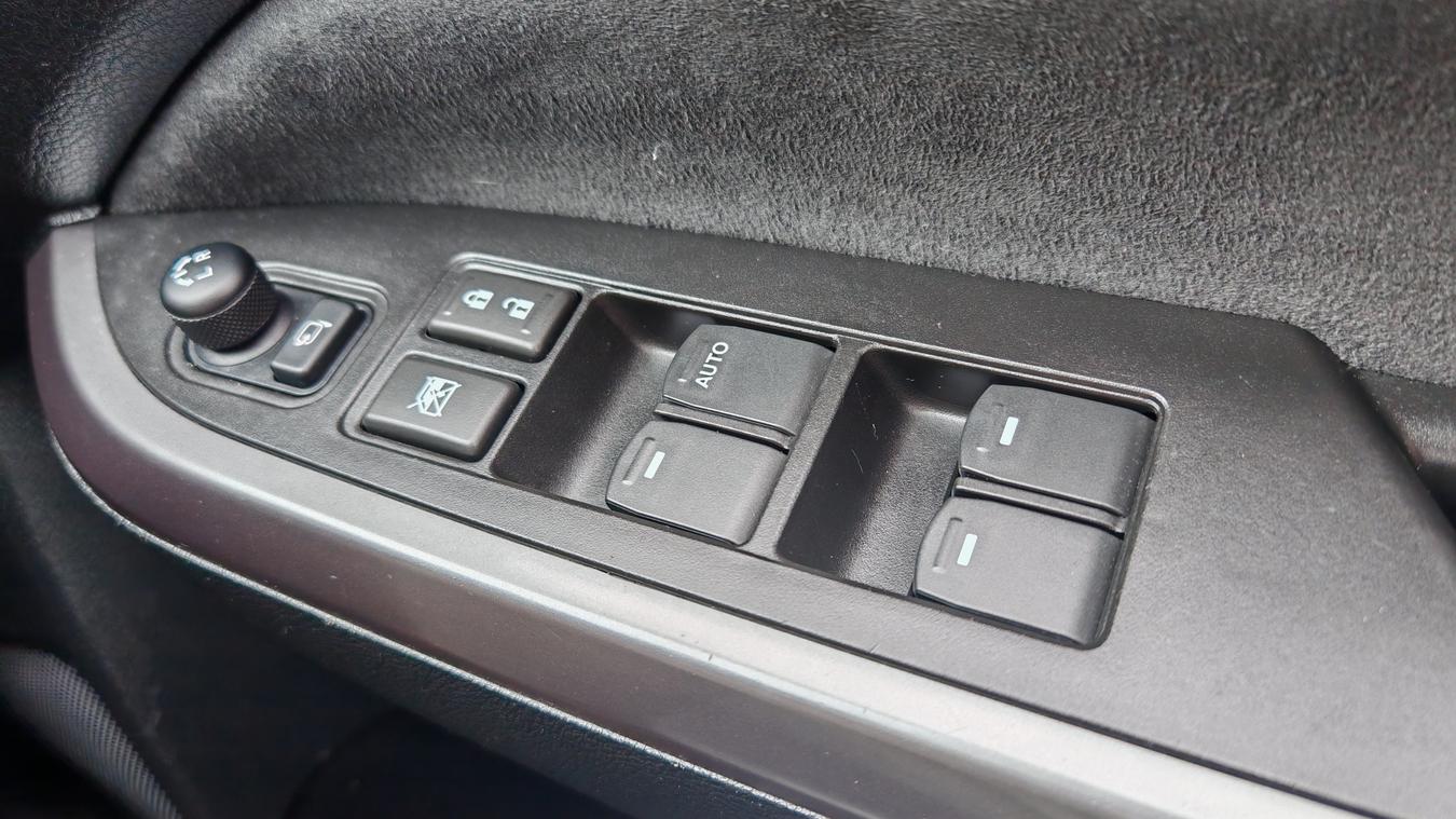 Used Suzuki Vitara BF19XXV 37