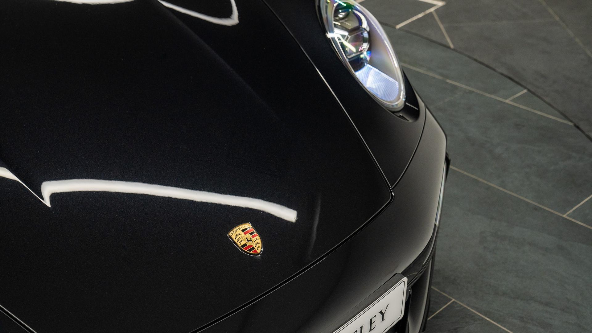 Porsche 911 Photo 706615aa-cacb-4c63-a23a-2e6c1512884b.jpg