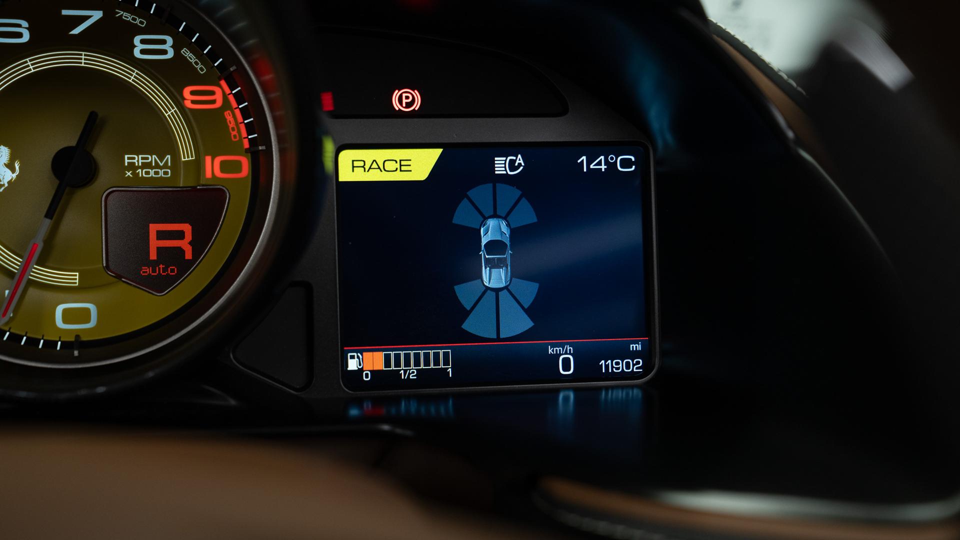 Ferrari 812 Photo 70697e1e-a267-413a-bd40-8404ba2b820c.jpg