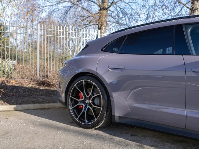 PORSCHE Taycan Photo 36