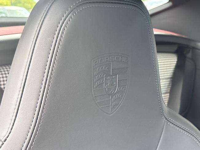 PORSCHE 911 Photo 23