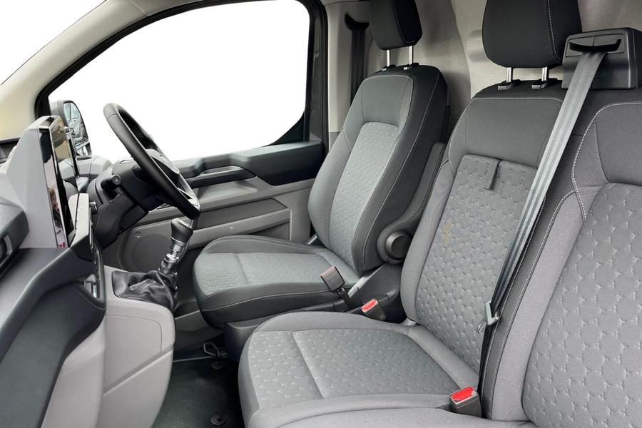Ford TRANSIT CUSTOM Photo 70897a85-c92c-484d-a840-804d35a973a9.jpg