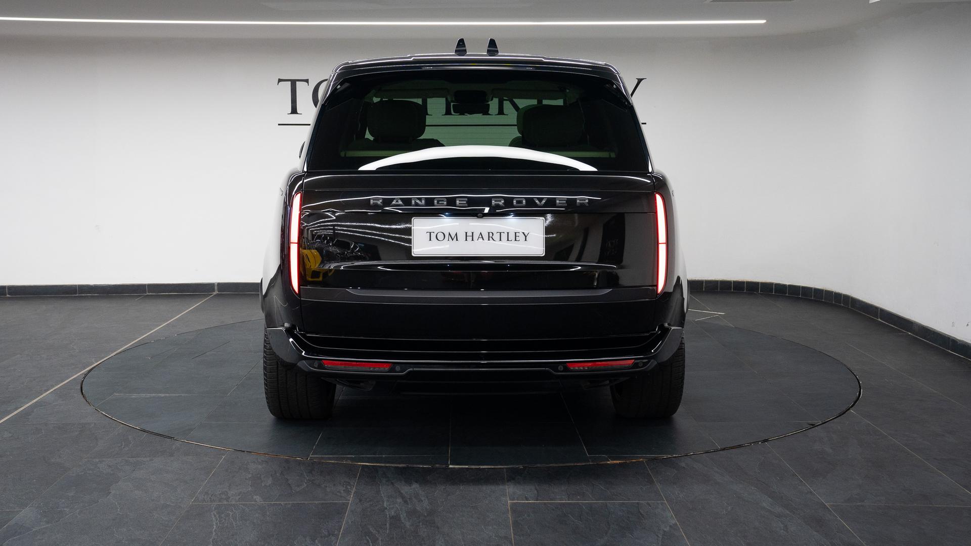 Land Rover Range Rover Photo 70928d3e-e127-44a7-b550-df17e146355f.jpg
