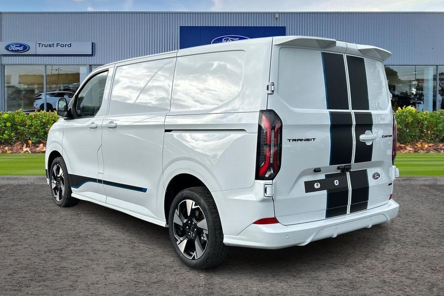 Ford TRANSIT CUSTOM Photo 70948ae9-d830-499d-9604-c9dc6c6ef39b.jpg