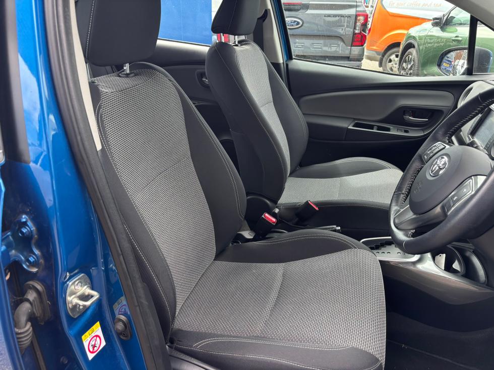 Toyota Yaris Photo 709a032b-b549-44d2-aa40-81b13eb6ffea.JPEG