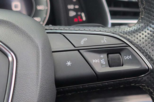 AUDI Q7 Photo 17