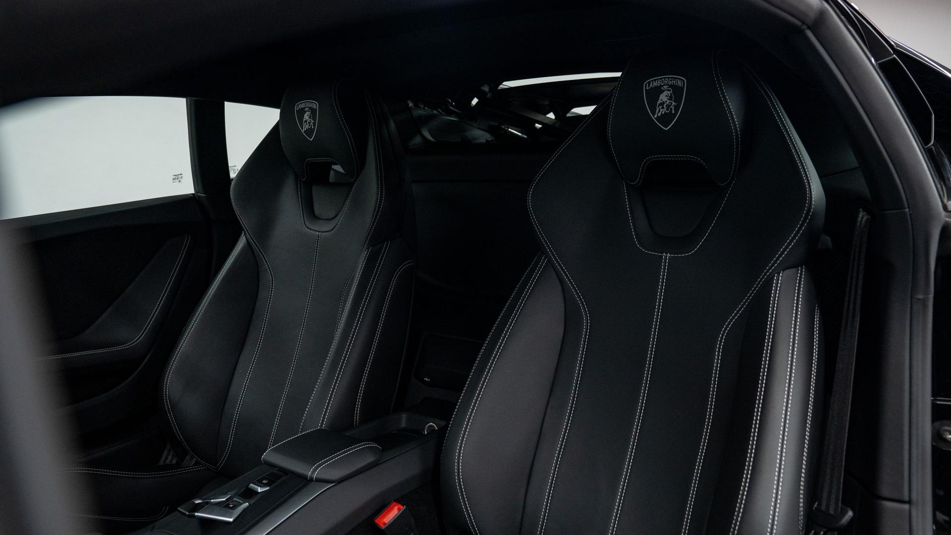 LAMBORGHINI Huracan Photo 70b4e4d1-1fef-423f-b924-6e5fe33d68cd.jpg