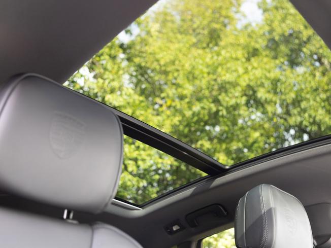 PORSCHE Macan Photo 15