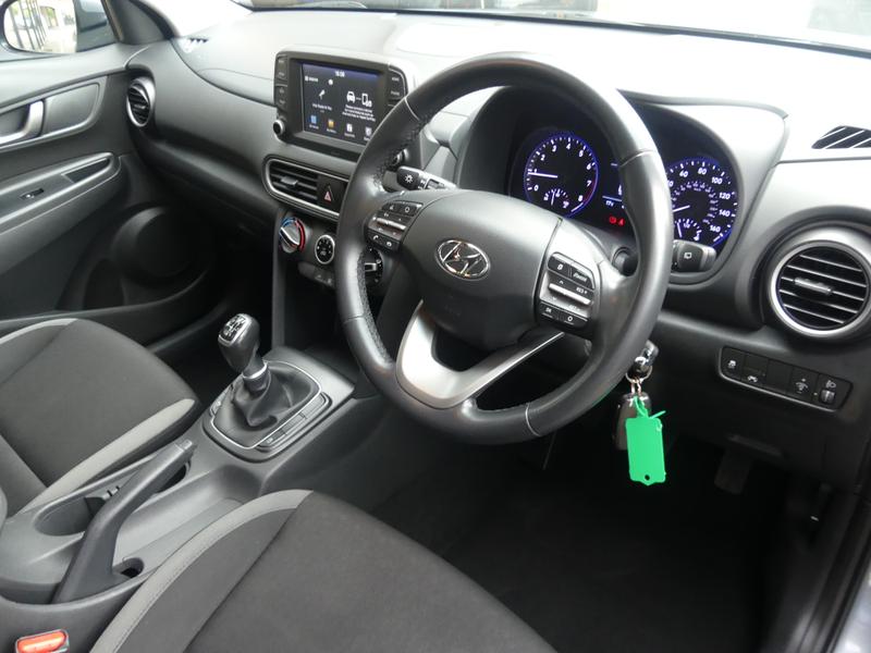 Hyundai KONA Photo 70c663f4-1004-4891-b64b-1a8981c56475.jpg