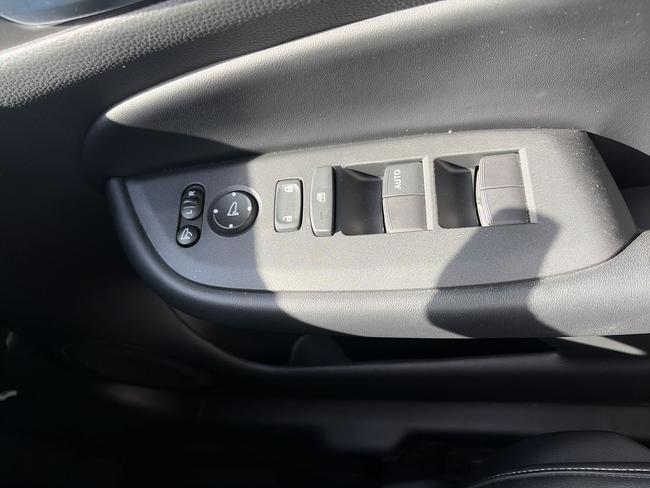 Honda Jazz Photo 70c7b465-898a-4b05-8917-2c2caa3a20ec.jpg