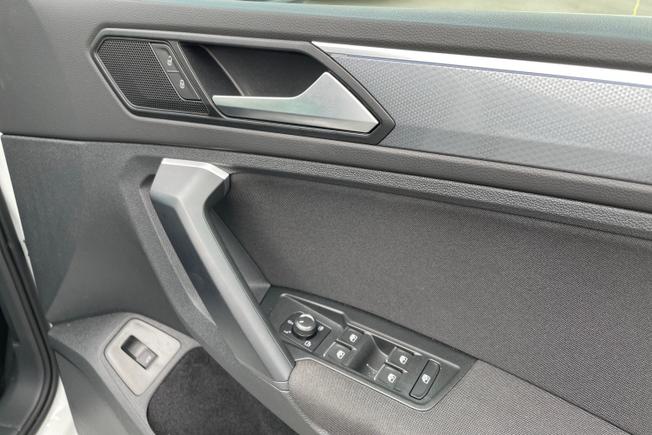 VOLKSWAGEN Tiguan Photo 27