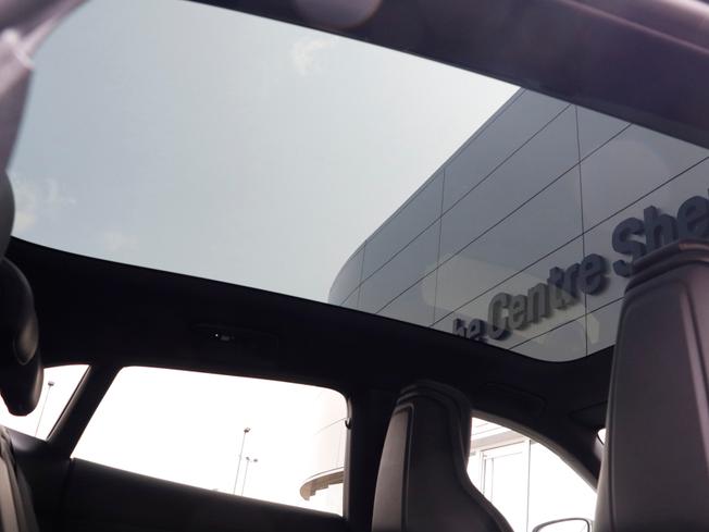 Porsche Taycan Photo 10