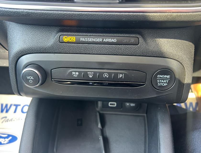 Ford Focus Photo 710b92f7-4128-4cf8-9614-577416eac547.jpg