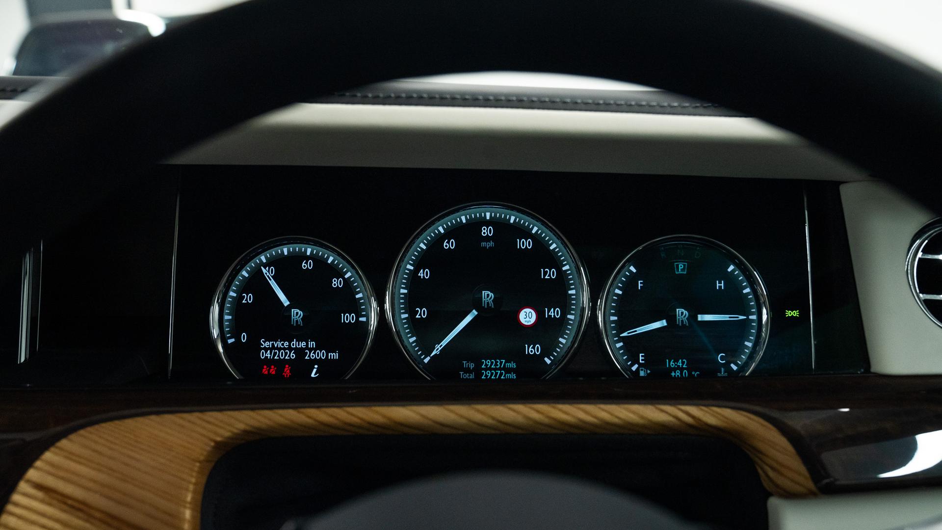 Rolls-Royce Phantom Photo 710fe9fc-1dc8-4314-9453-f263990956e4.jpg