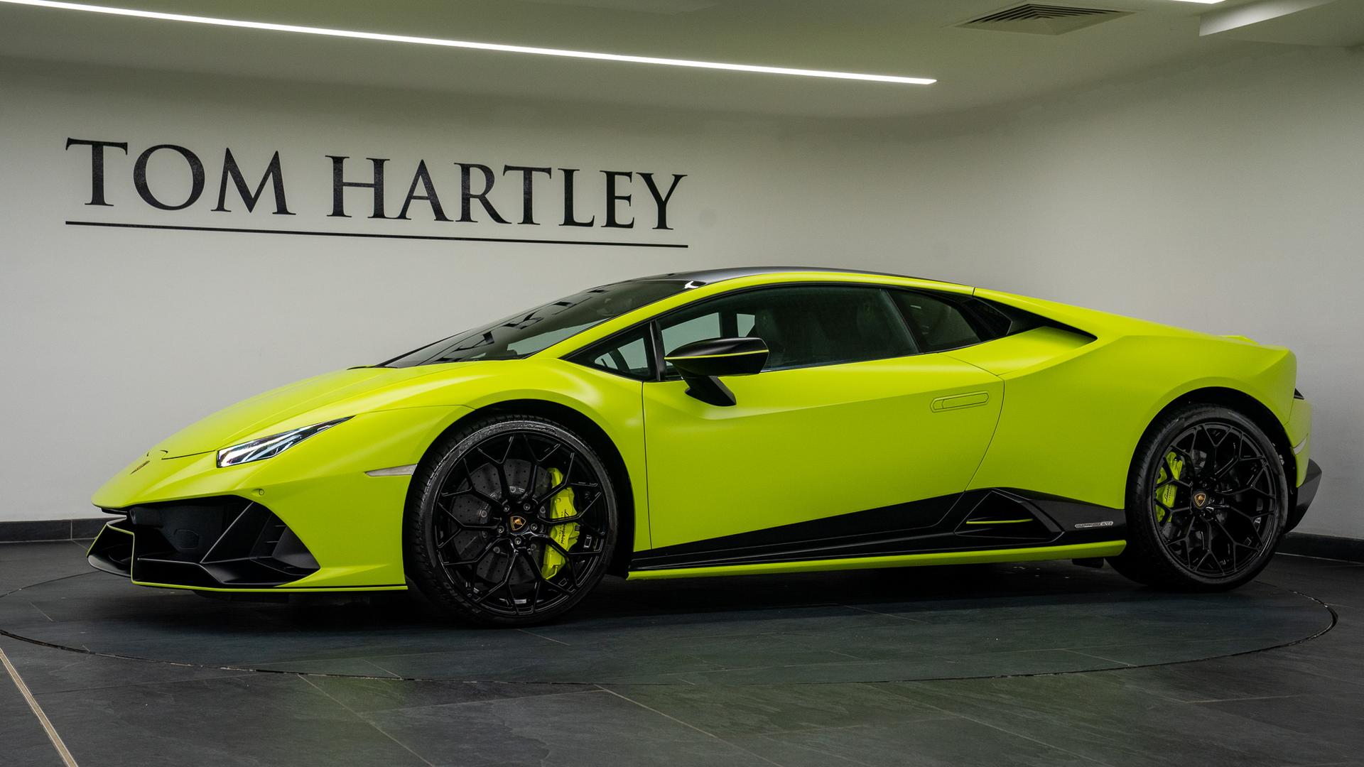 LAMBORGHINI Huracan Photo 7129b2d3-8319-42f0-b376-ea7d878f5f65.jpg