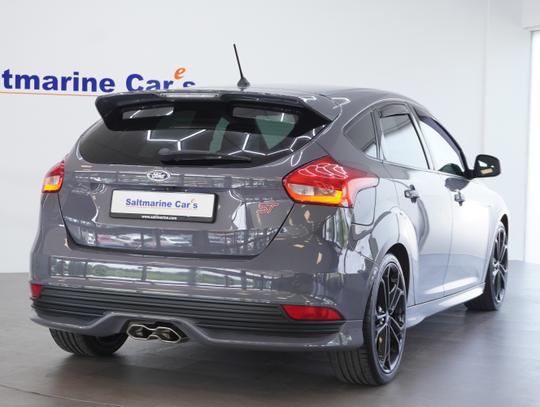 Ford Focus Photo 712ef16a-8721-4f6d-9d11-896eda1a5a93.jpg