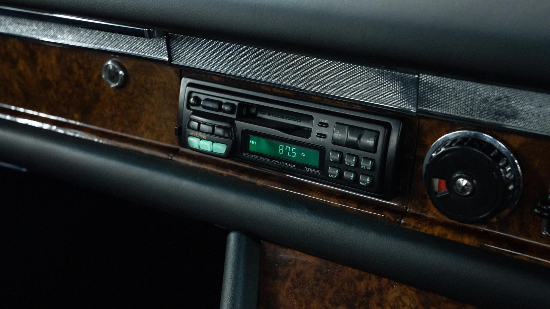 Mercedes-Benz 600 Photo 713d9307-a9be-4d6c-acdb-77a08464ba8f.jpg