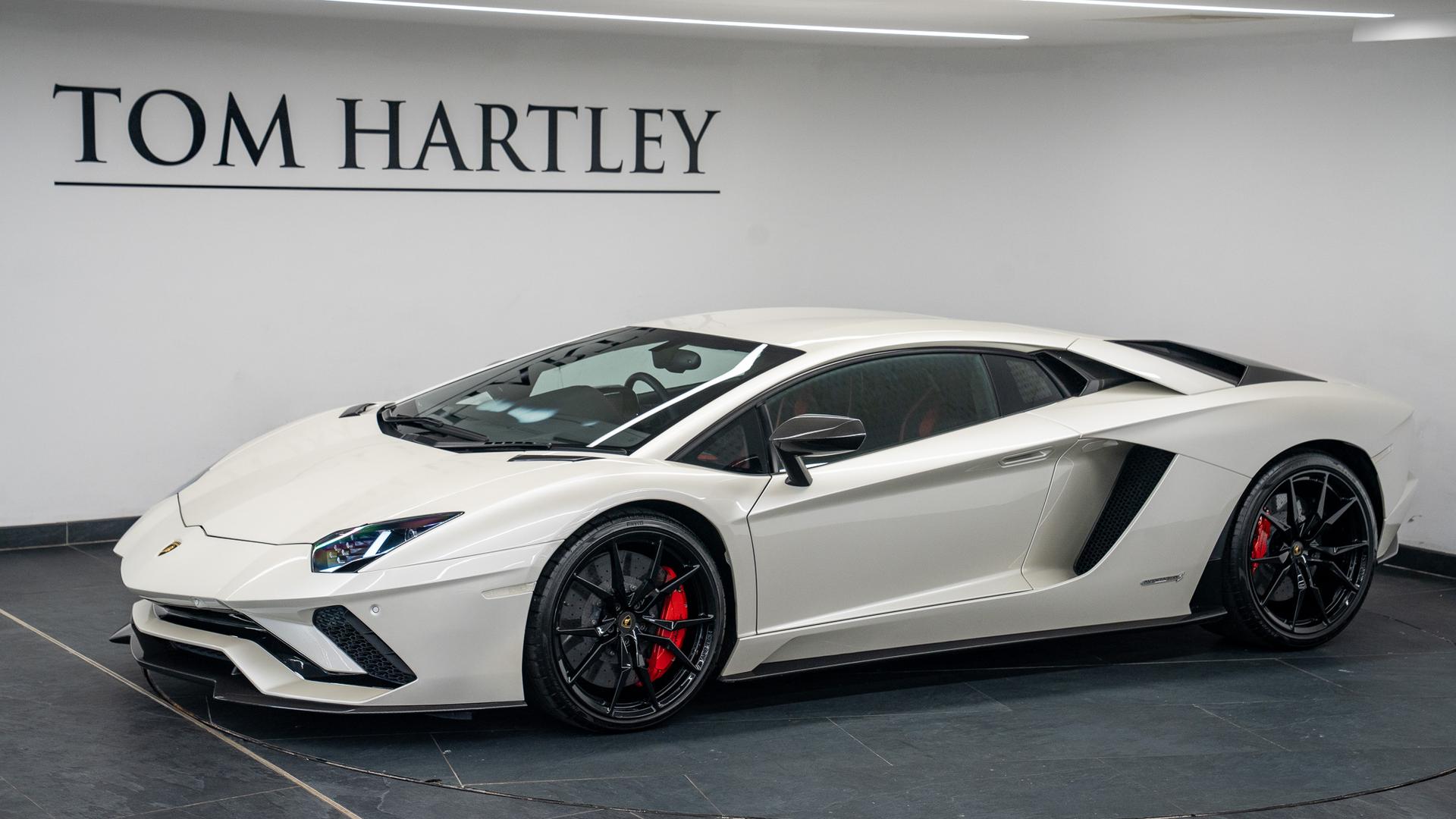 LAMBORGHINI Aventador Photo 71505061-6379-4f8e-96bf-351cad12e25b.jpg