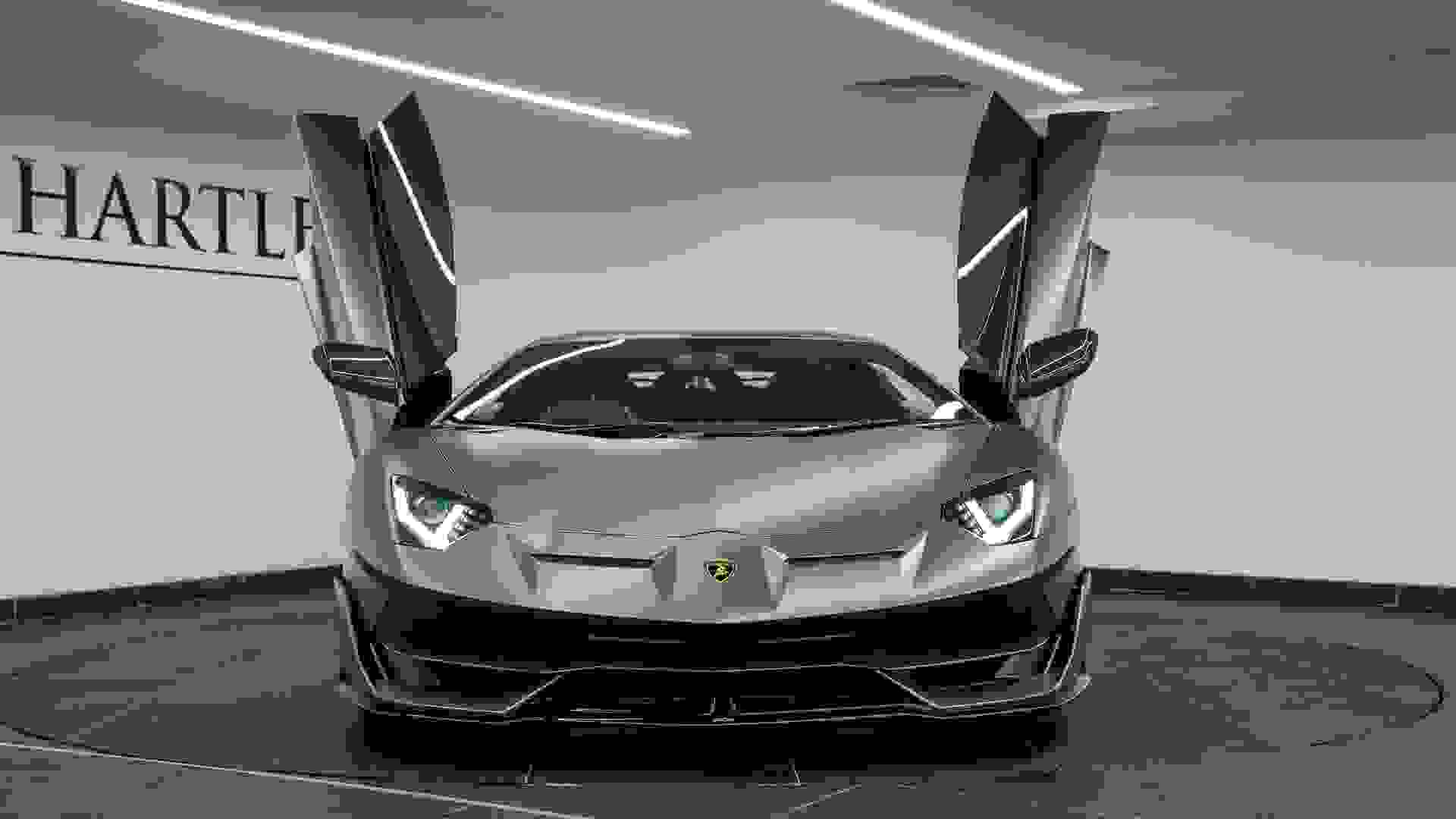 Lamborghini Aventador Photo 715335da-6ecc-4c2c-a1e3-9041658575e5.jpg
