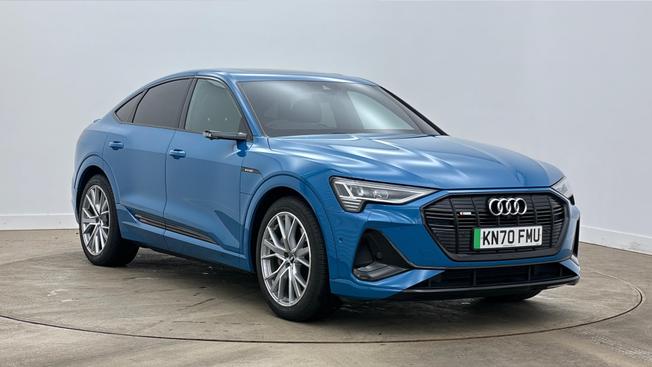 AUDI e-tron Photo 1