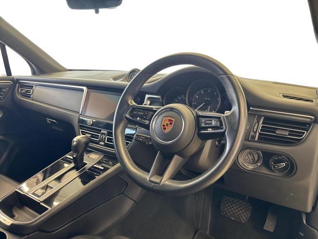 PORSCHE Macan Photo 10