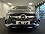 Mercedes-Benz GLA Photo 1