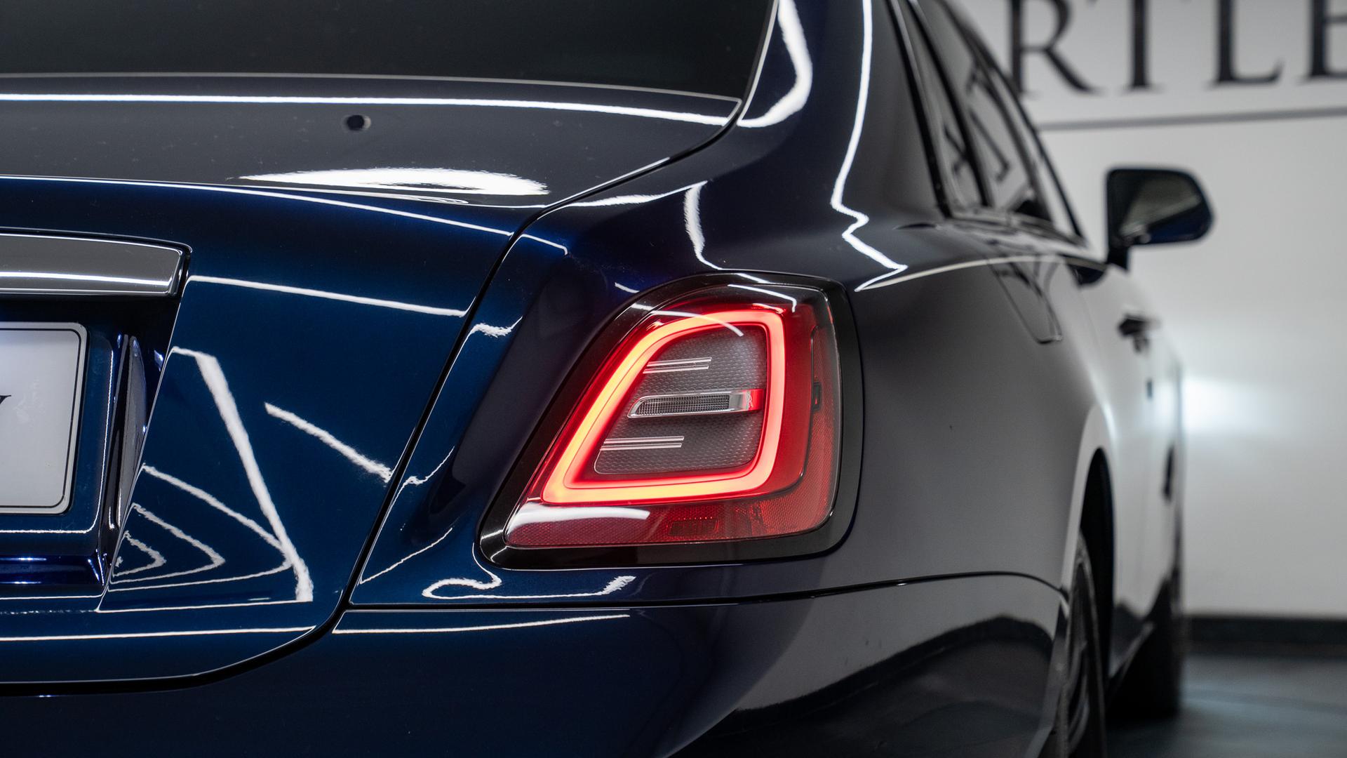 Rolls-Royce Ghost Photo 717934bc-672a-430e-bb65-075996536bed.jpg