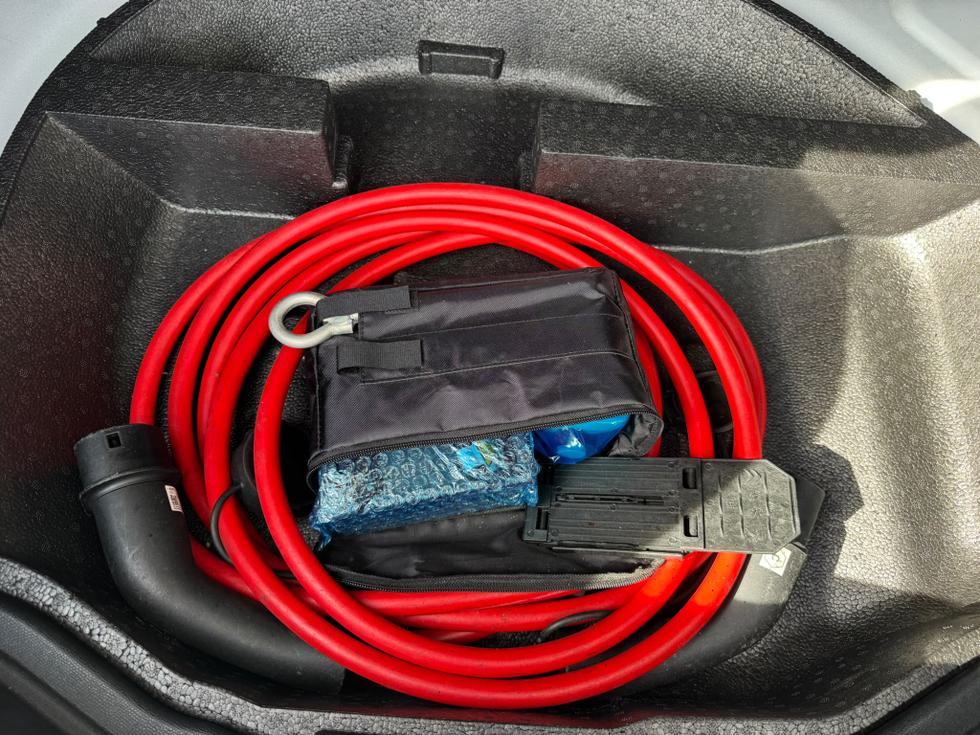 Citroen e-C4 X Photo 719a029a-ea7f-4a81-a310-27d06a3e96e7.jpeg