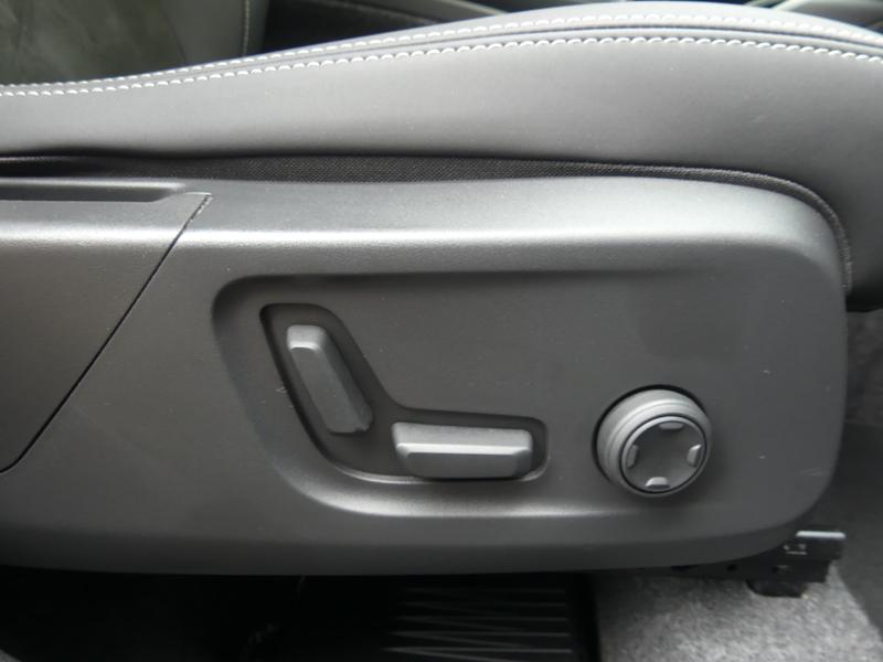 Volvo XC40 Photo 71b5711c-d703-40c8-81a7-11e39941c266.jpg