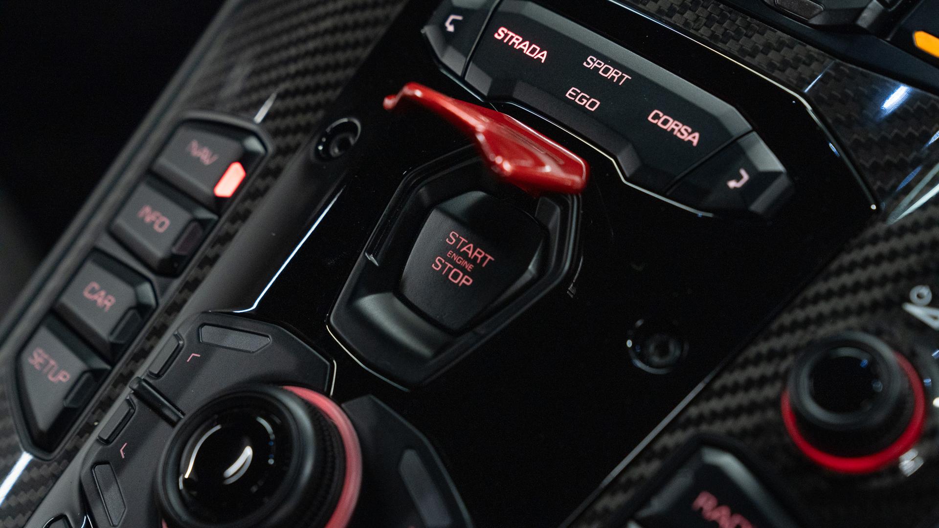 LAMBORGHINI Aventador Photo 71bfc8cd-b1a8-4c32-a786-478d44dec5fa.jpg