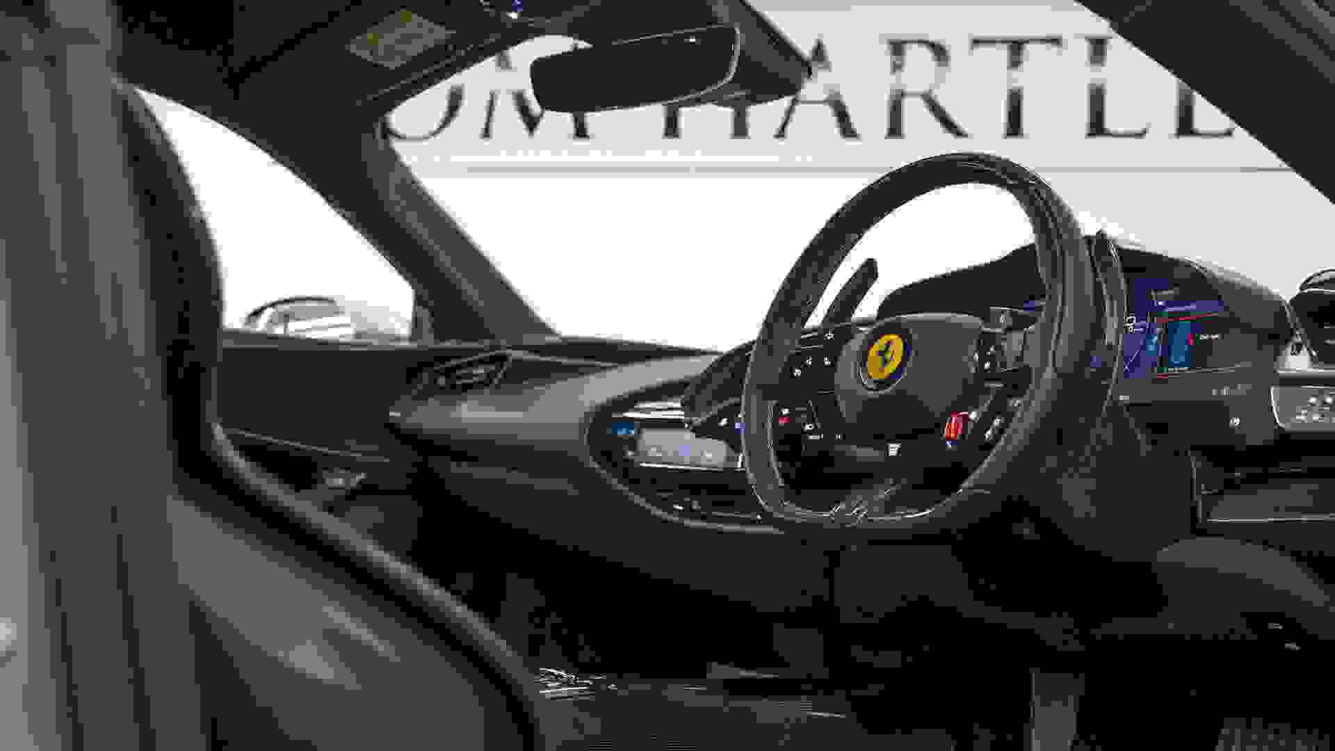 Ferrari SF90 Stradale Photo 71d8e2b8-9a4b-4a8a-88c1-5151e035586b.jpg
