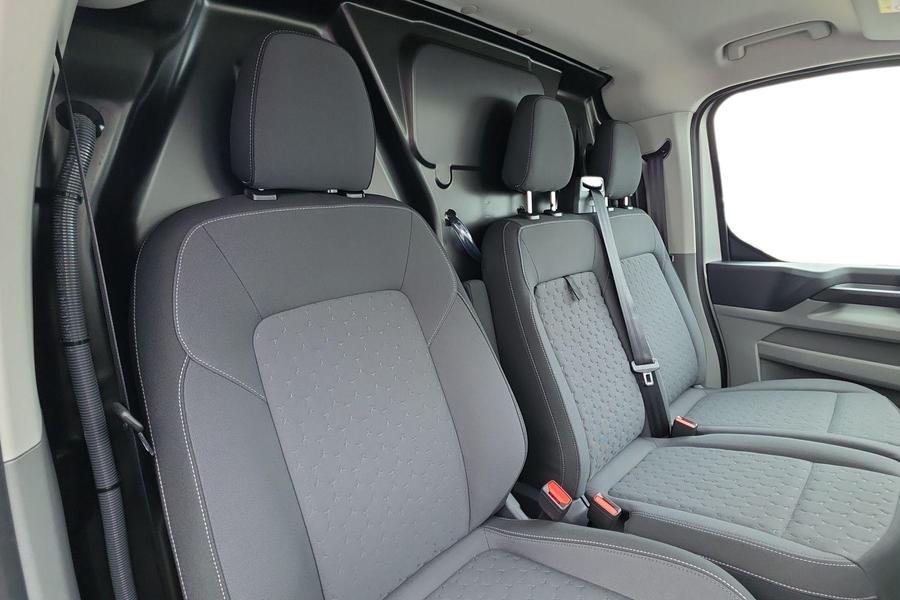Ford TRANSIT CUSTOM Photo 71dc2667-1cef-4216-bb4d-073face767b4.jpg