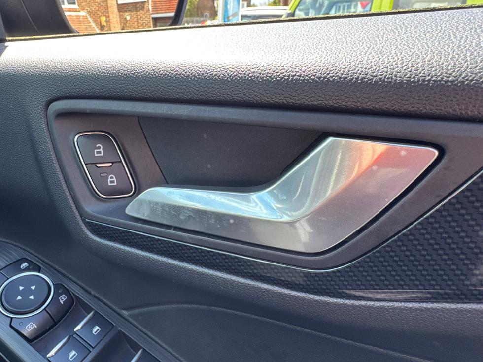 Ford Kuga Photo 71e51aaf-df35-42f0-b103-d8ad8db0387b.JPEG