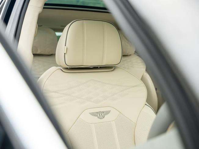 BENTLEY Bentayga Photo 27