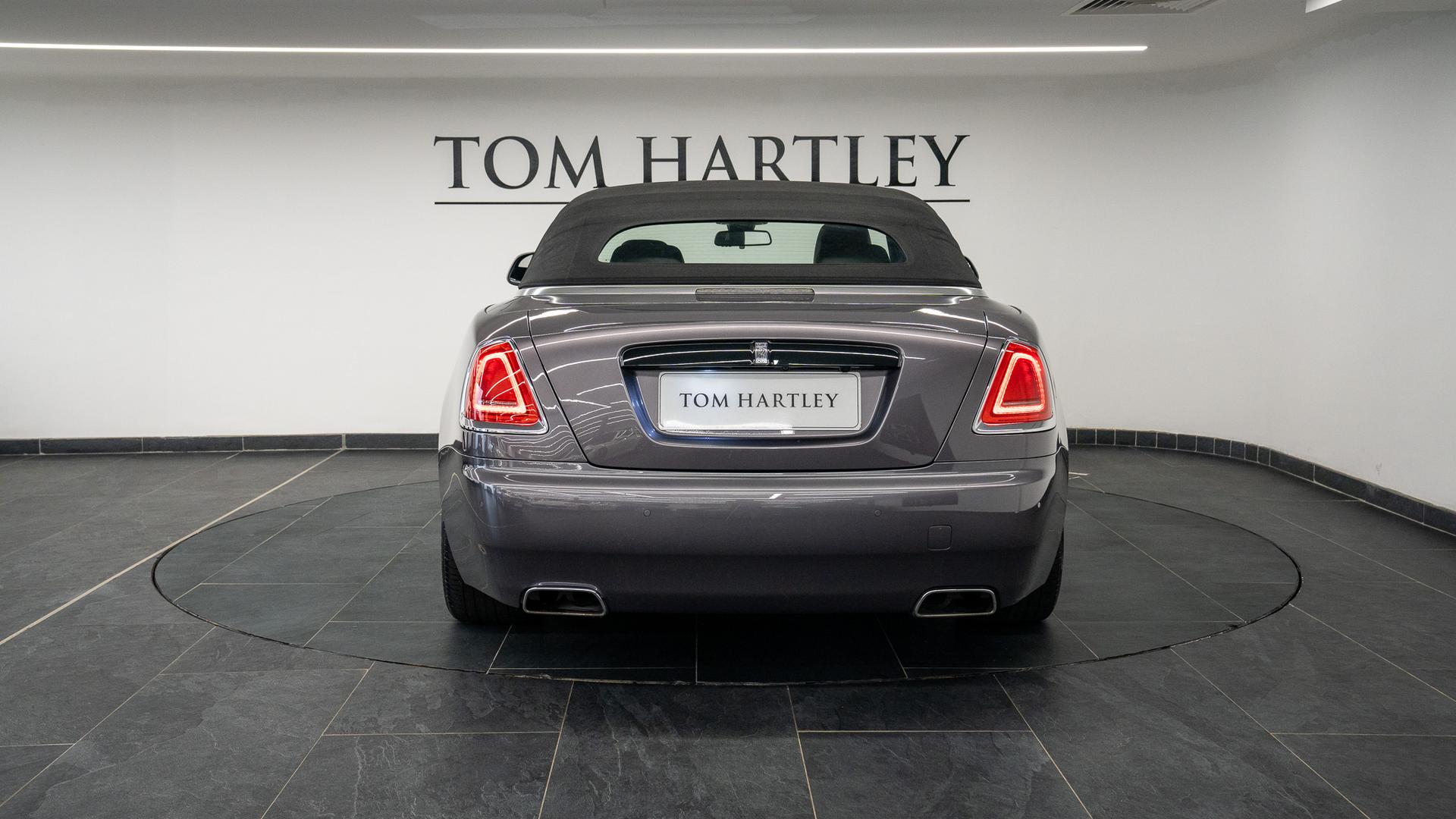 Rolls-Royce Dawn Photo 71f465d4-49c5-4c97-af07-7549b05aada1.jpg