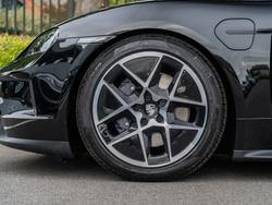 Porsche Taycan Photo 4