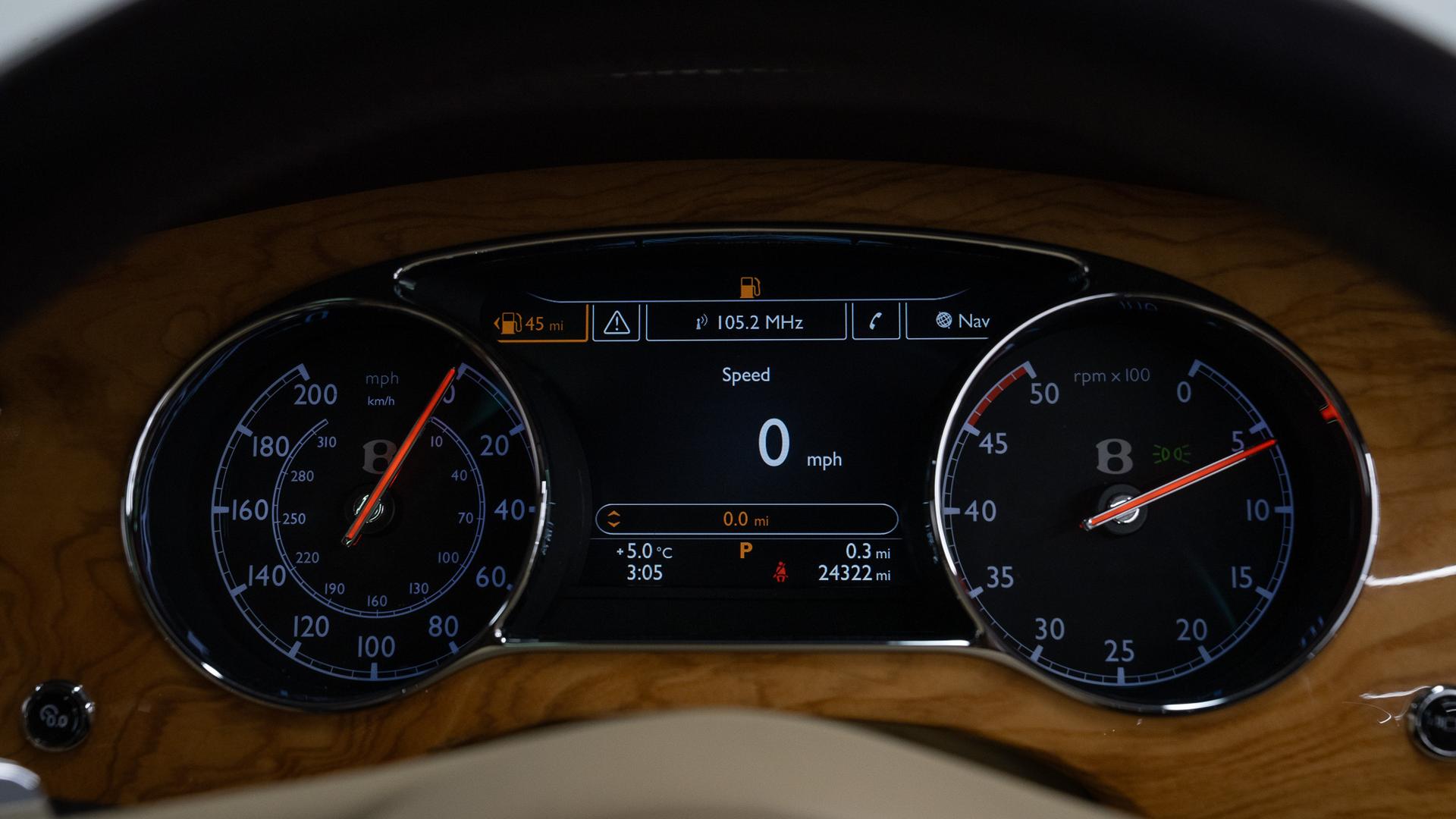 Bentley Mulsanne Photo 71f944c4-9248-415c-8337-96162b4338a4.jpg