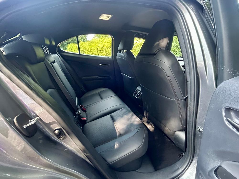 Used Lexus UX L666MBV 29