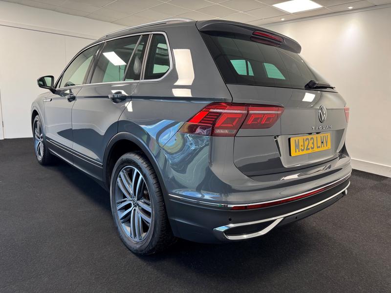 Volkswagen Tiguan Photo 721e4479-3e7f-4538-ad2a-cd36d8954702.jpg