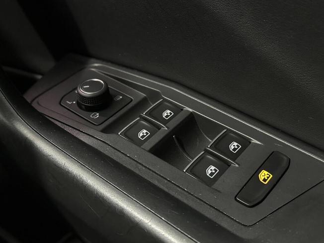 VOLKSWAGEN T-Roc Photo 20